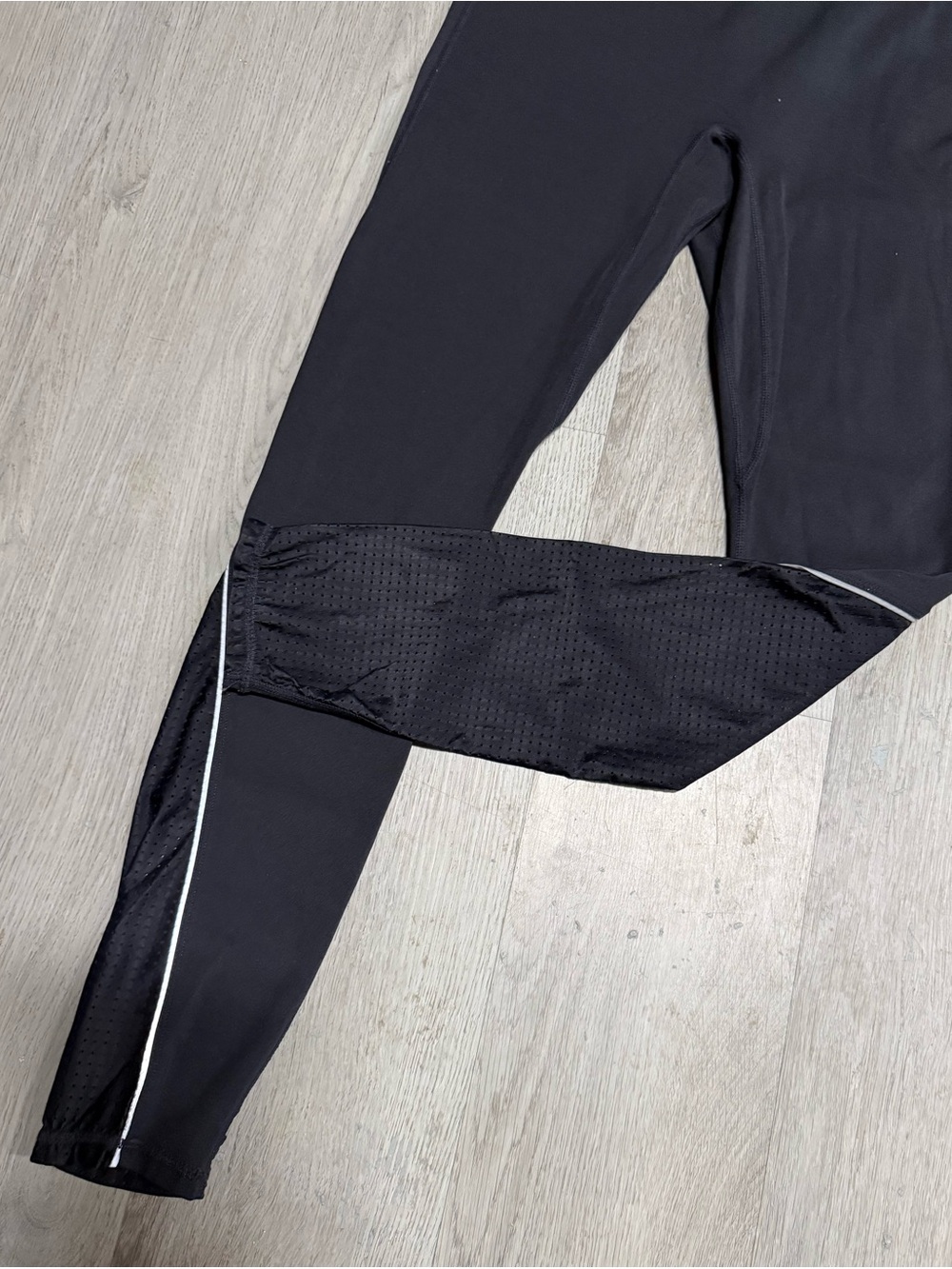 •FABLETICS• LEGGINGS - Picture 3 of 8